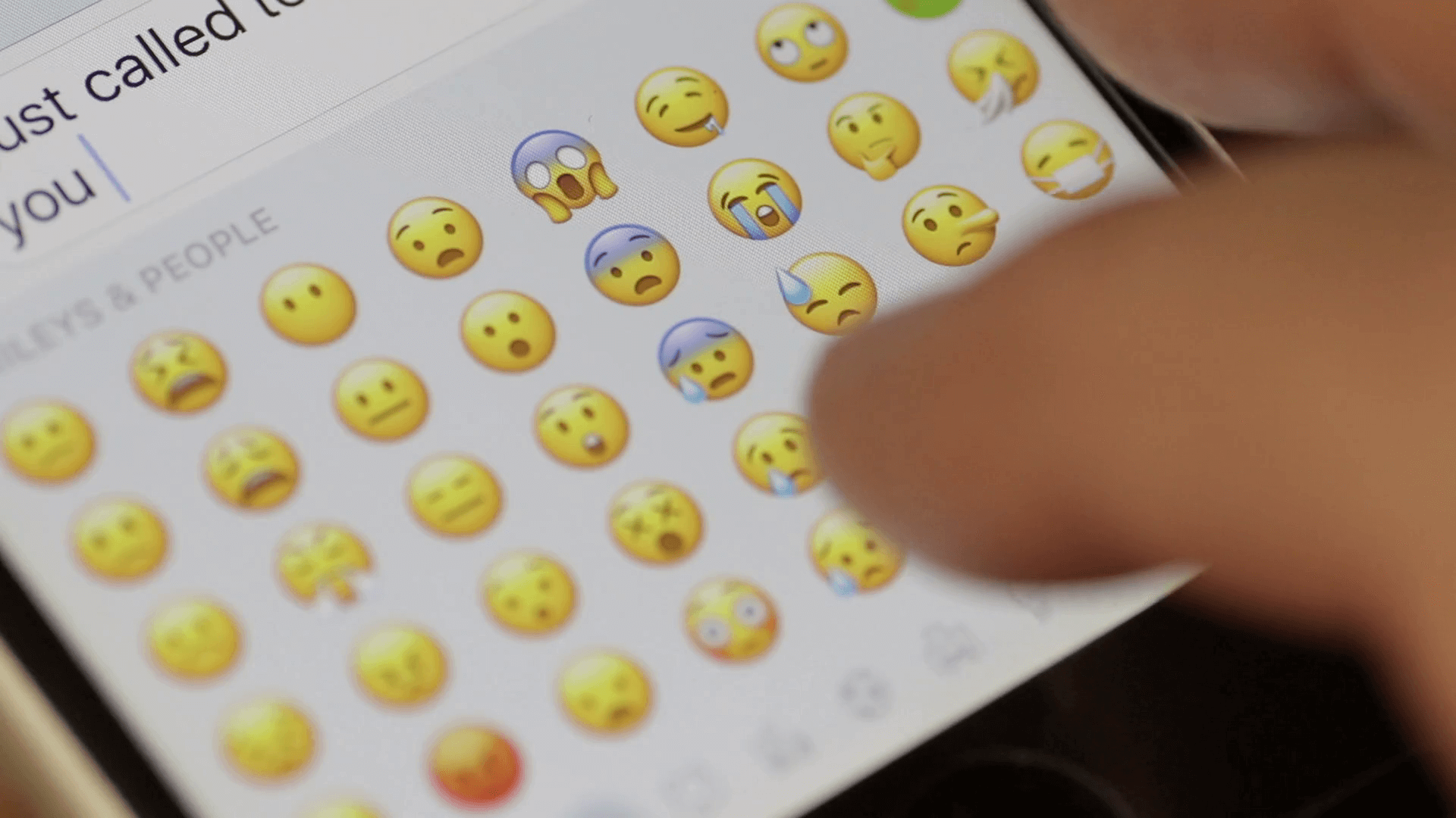 Copiar e colar emoticons e  emojis para Facebook, Twitter e Instagram